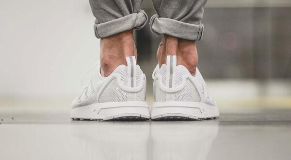 FLUX CV ホワイト サイズS adidas Originals ZX Flux Adv 